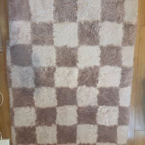 Light Pink & Mauve Checkered Faux Fur Rug